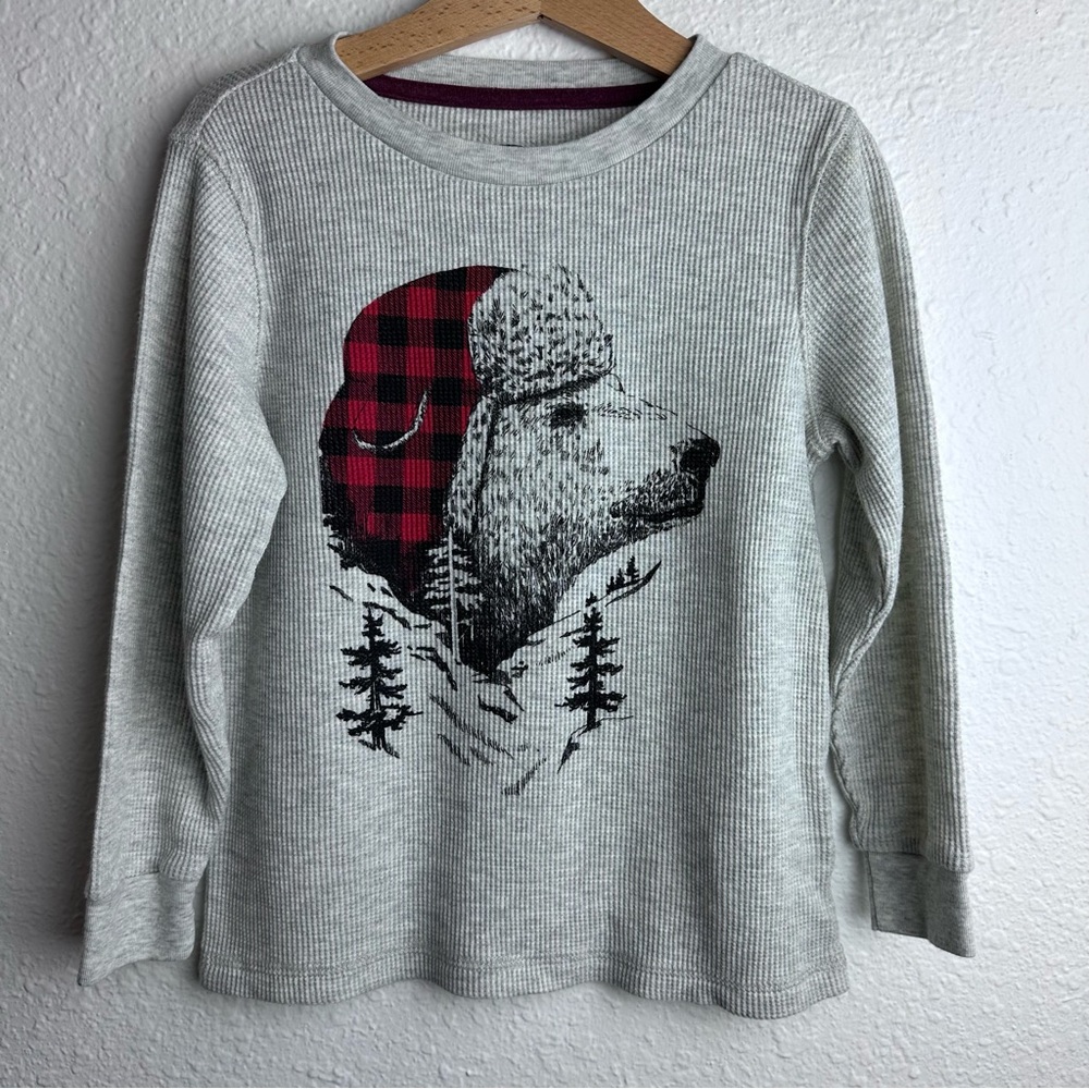 Old Navy Gray Thermal Long Sleeve Tee with Winter Bear Design